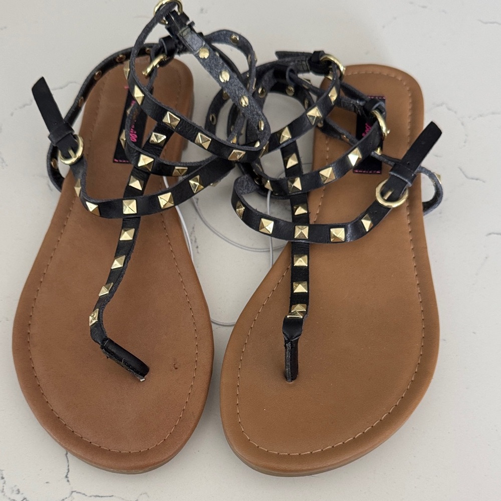 Betseyville black  Studded T-Strap Women’s Sandals betsey Johnson